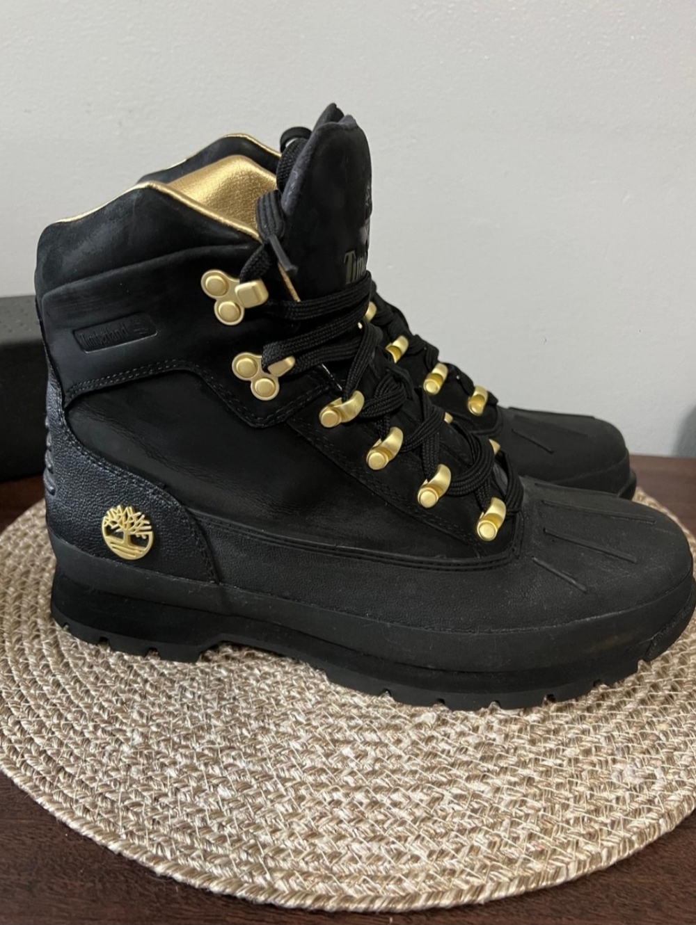 Timberland Euro Hiker Shell Toe Boots for Men – Black/Gold – Size 8.5 US. - Picture 5 of 12